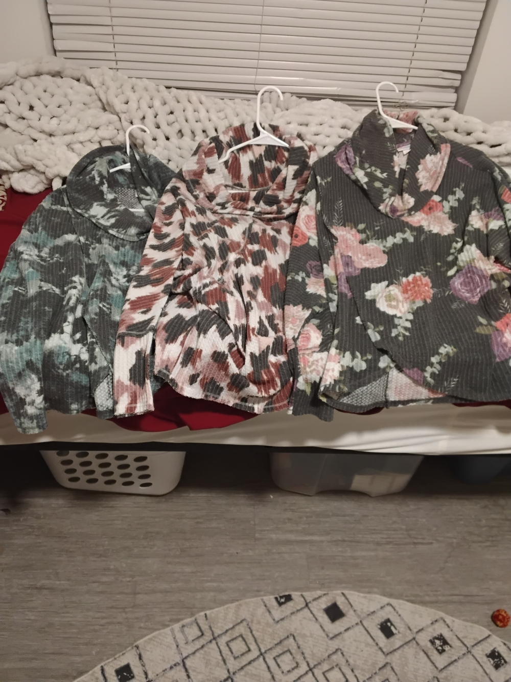 Cozy Floral Cowl Neck Women's Top - Gray/Pink Floral